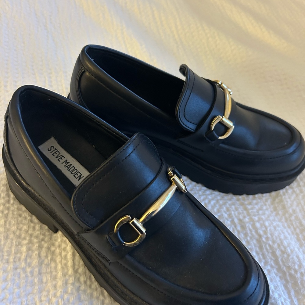 Steve Madden Black Loafers with Smooth Leather and Gold Hardware